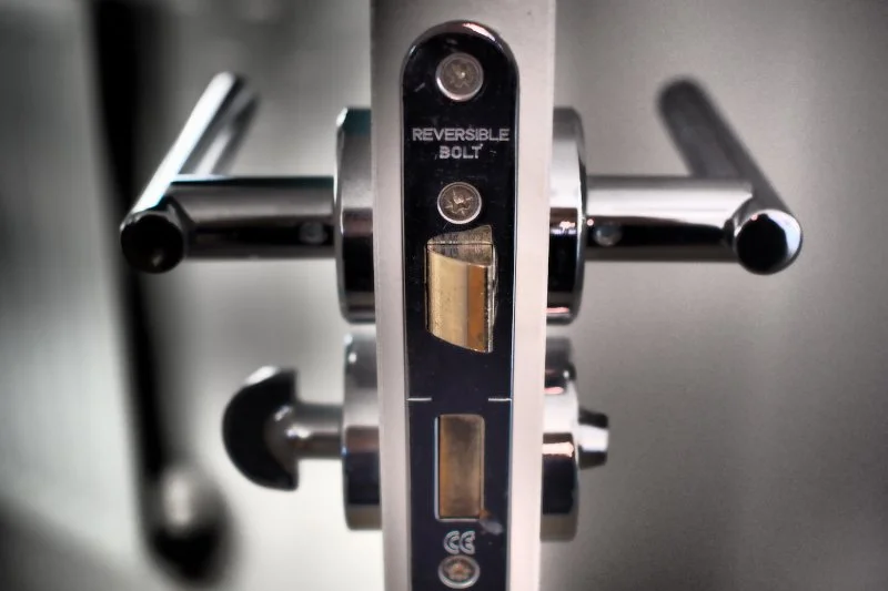 Hardware / Locks